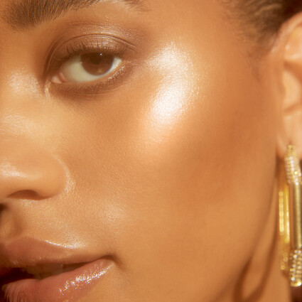 ELF Halo Glow Liquid Filter